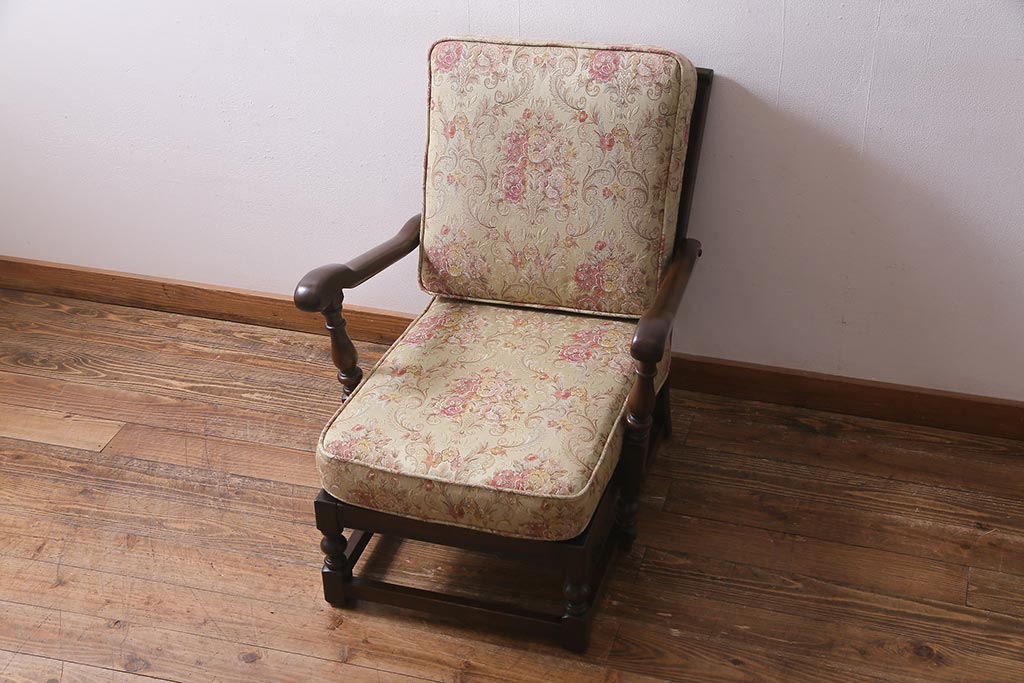 ヴィンテージ家具　イギリスビンテージ　ERCOL(アーコール)　Old Colonial(オールドコロニアル)　ニレ材　シックな佇まいのイージーチェア(アームソファ、1人掛けソファ)(R-037536)