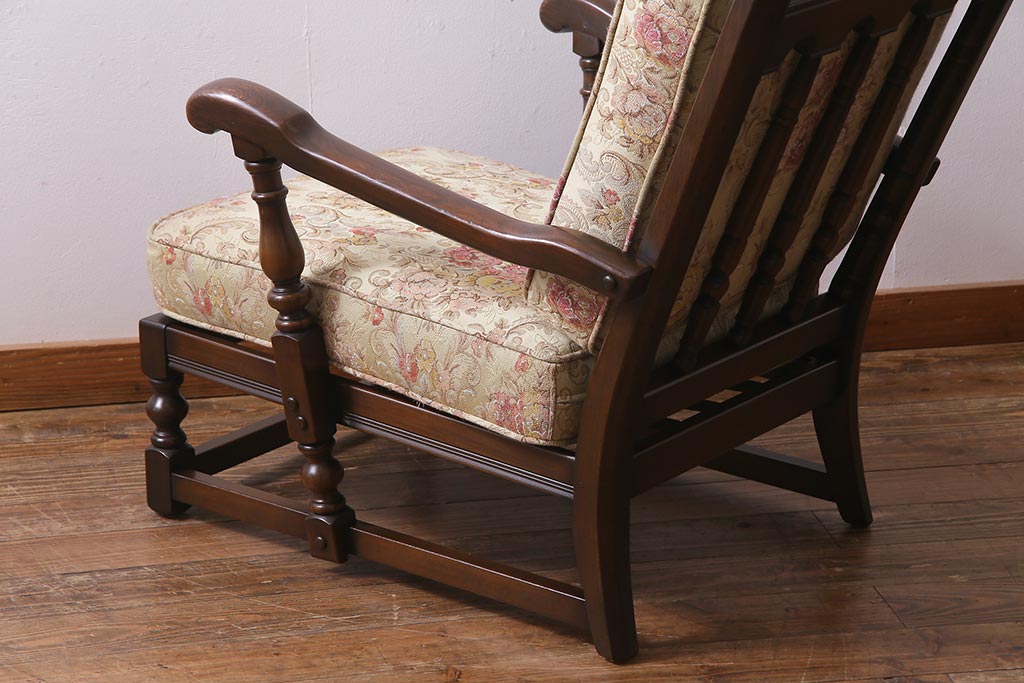 ヴィンテージ家具　イギリスビンテージ　ERCOL(アーコール)　Old Colonial(オールドコロニアル)　ニレ材　シックな佇まいのイージーチェア(アームソファ、1人掛けソファ)(R-037536)