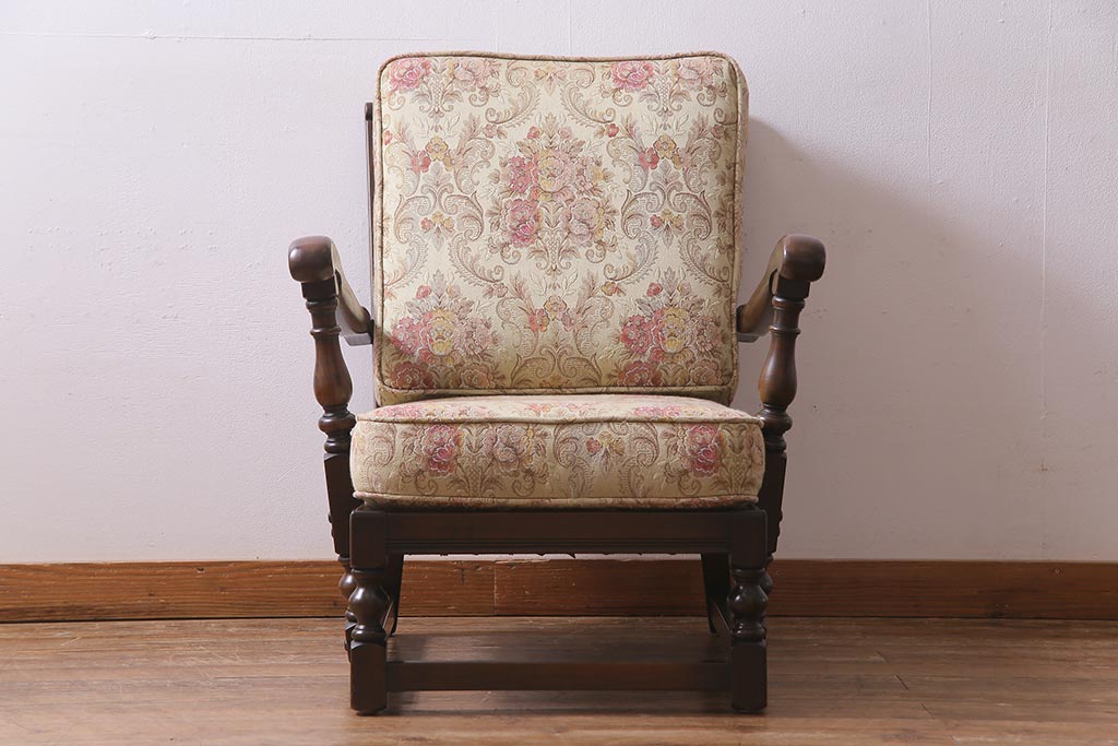 ヴィンテージ家具　イギリスビンテージ　ERCOL(アーコール)　Old Colonial(オールドコロニアル)　ニレ材　シックな佇まいのイージーチェア(アームソファ、1人掛けソファ)(R-037537)