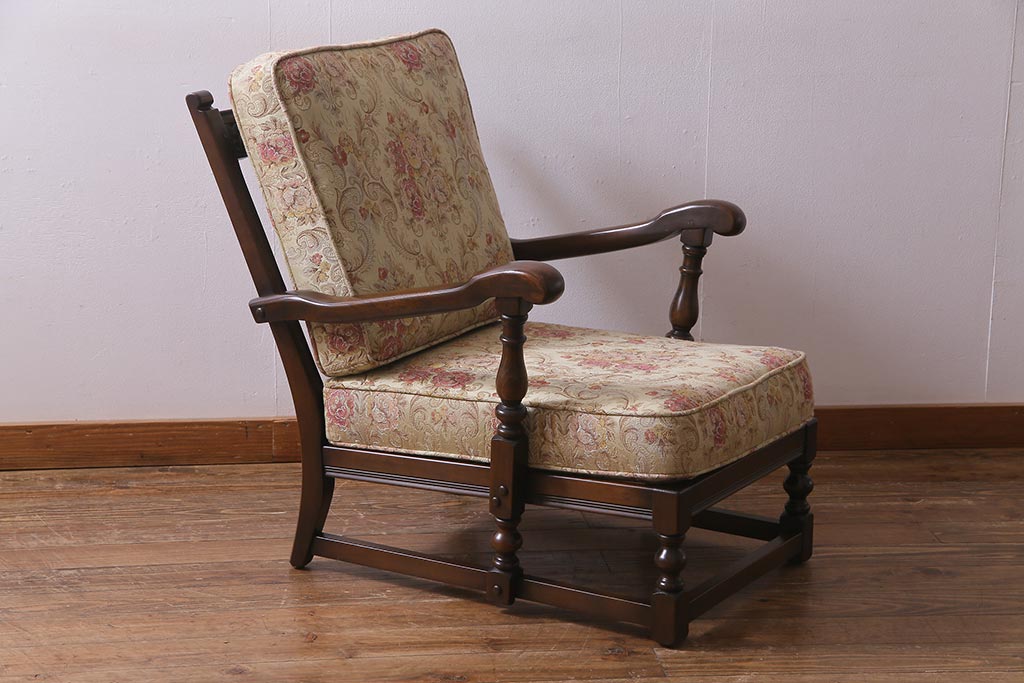 ヴィンテージ家具　イギリスビンテージ　ERCOL(アーコール)　Old Colonial(オールドコロニアル)　ニレ材　シックな佇まいのイージーチェア(アームソファ、1人掛けソファ)(R-037537)