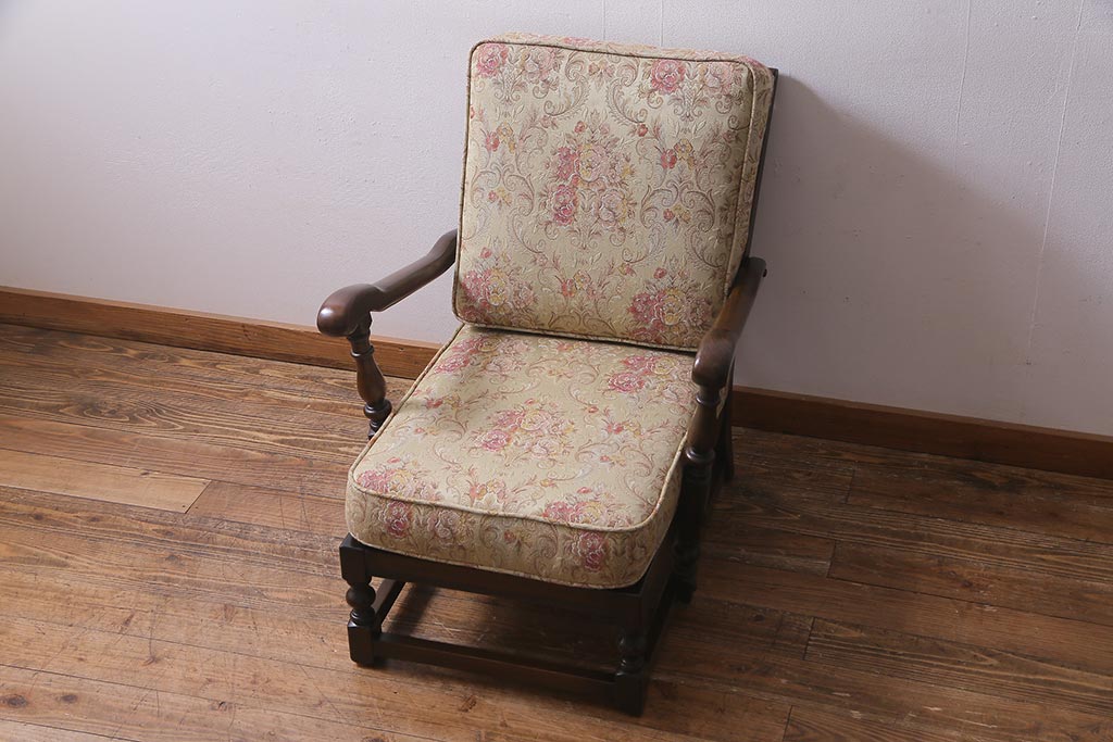 ヴィンテージ家具　イギリスビンテージ　ERCOL(アーコール)　Old Colonial(オールドコロニアル)　ニレ材　シックな佇まいのイージーチェア(アームソファ、1人掛けソファ)(R-037537)