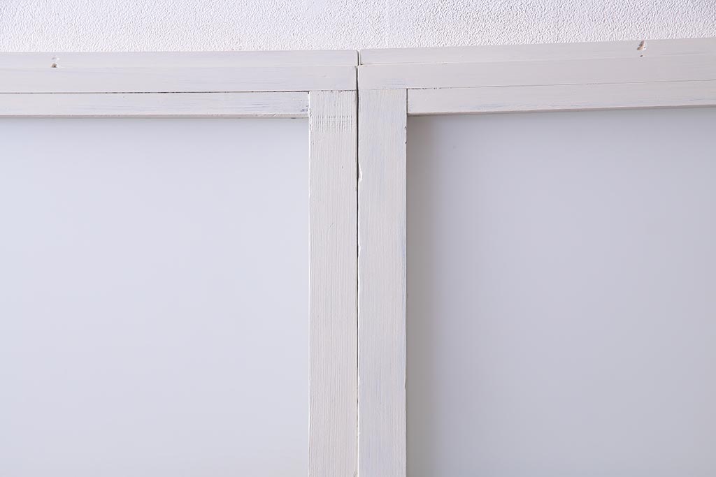アンティーク建具　ペイント　色ガラス・すりガラス・当店オリジナルガラス　爽やかな色合いがよく映えるガラス戸2枚セット(引き戸)(R-037571)