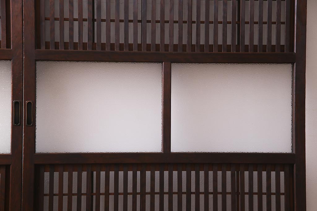 アンティーク建具　ダイヤガラス　裏障子枠付き　和モダンな雰囲気漂う格子戸2枚セット(ガラス帯戸、引き戸、建具)(R-037572)