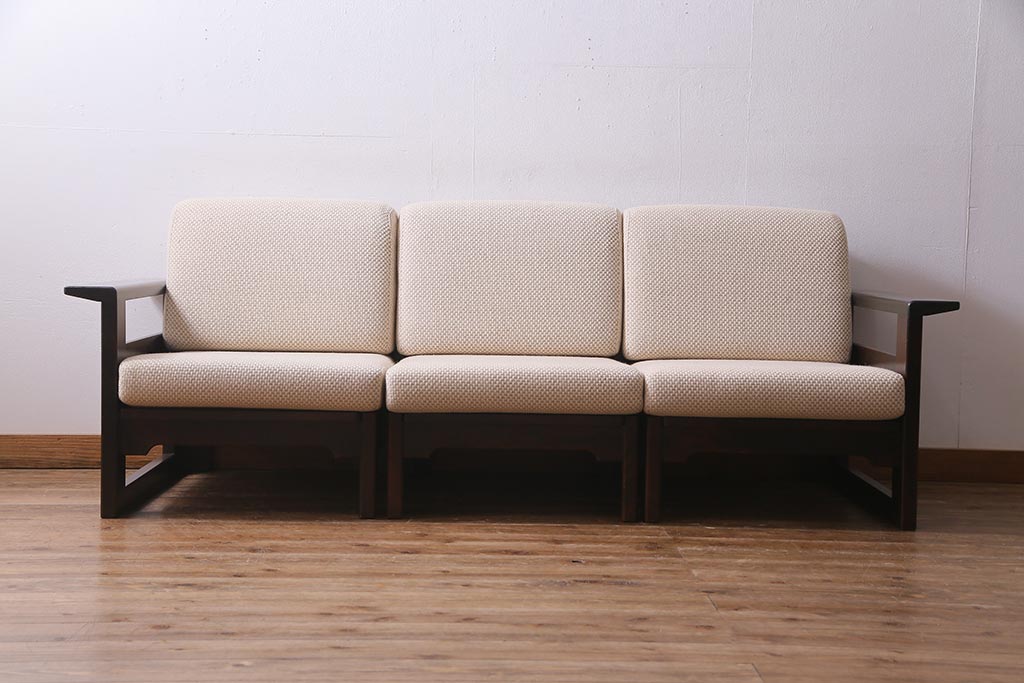 中古　北海道民芸家具　シックで上品な佇まいのトリプルソファ(3人掛けソファ、アームソファ)(R-037578)