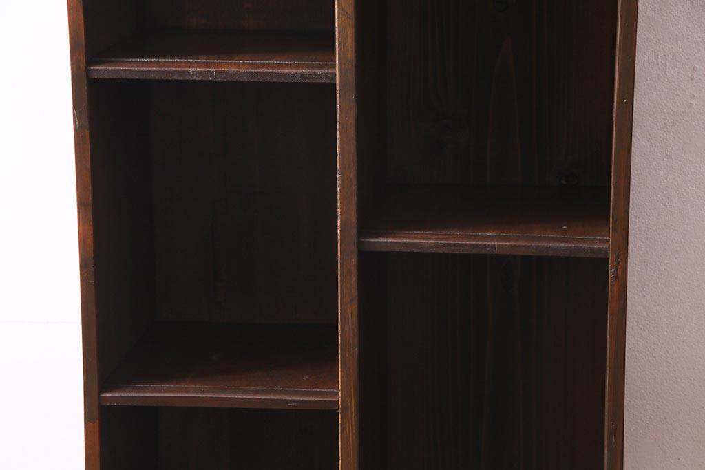 ラフジュ工房オリジナル　古材リメイク家具　ディスプレイが映えるレトロな壁掛け収納棚(ウォールシェルフ、ウォールラック、飾り棚)(R-037582)