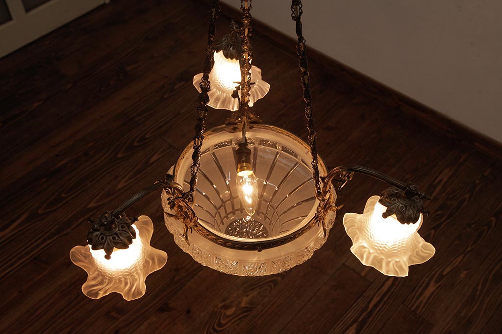 アンティーク照明　フランスアンティーク　青銅製　クラシカルで緻密なつくりのシャンデリア(4灯、天井照明、吊り下げ照明)(R-037587)