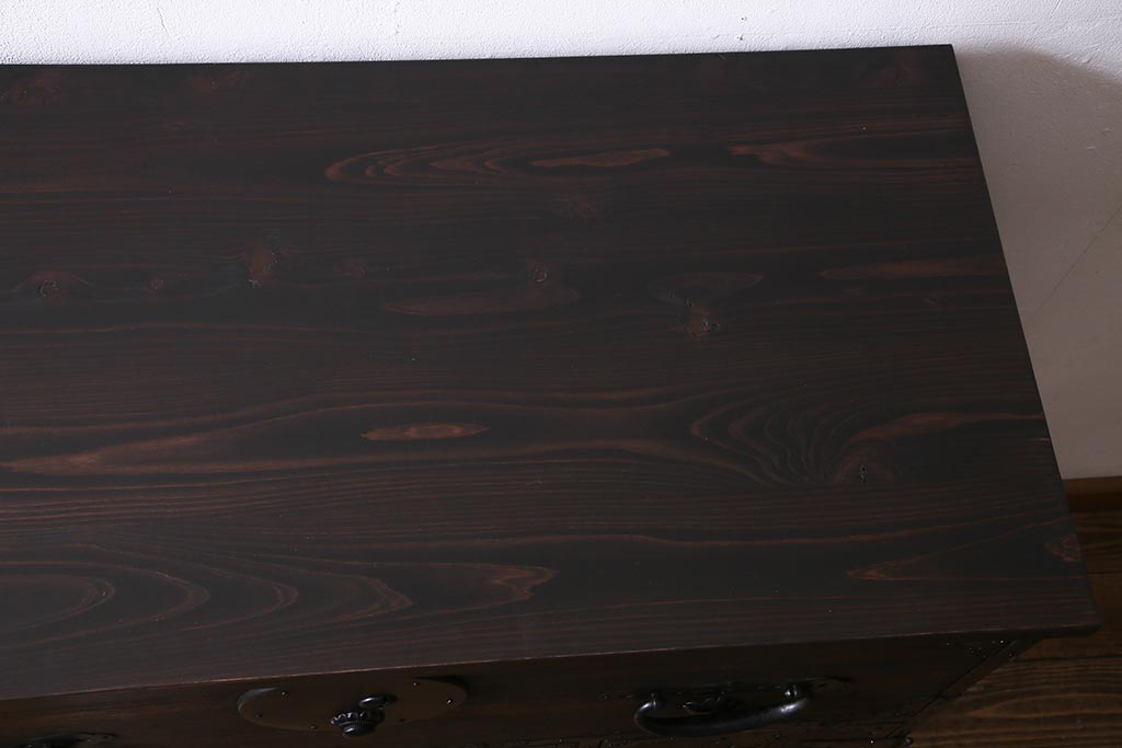 アンティーク家具　和製アンティーク　リメイク　総桐材　かくし付　金具が見事な脚付き時代箪笥(チェスト、タンス、桐箪笥、桐たんす)(R-037596)