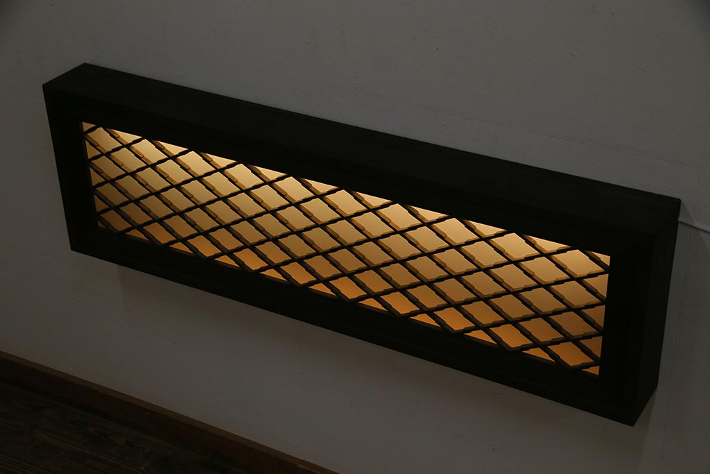 アンティーク照明　ラフジュ工房オリジナル　古建具リメイク　片面ガラス　組子の欄間を使った壁付け照明(ウォールランプ)(R-037622)