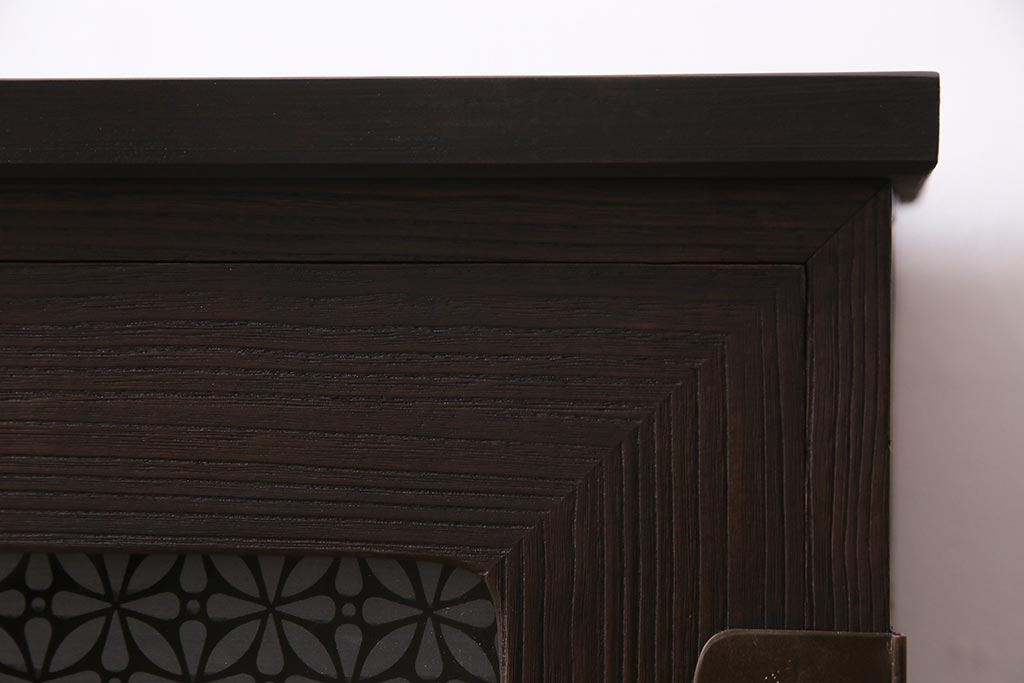 アンティーク家具　和製アンティーク　桐材　当店オリジナルガラス　鉄脚付リメイク レトロな雰囲気たっぷりのローボード(収納棚、テレビ台、リビングボード)(R-037645)