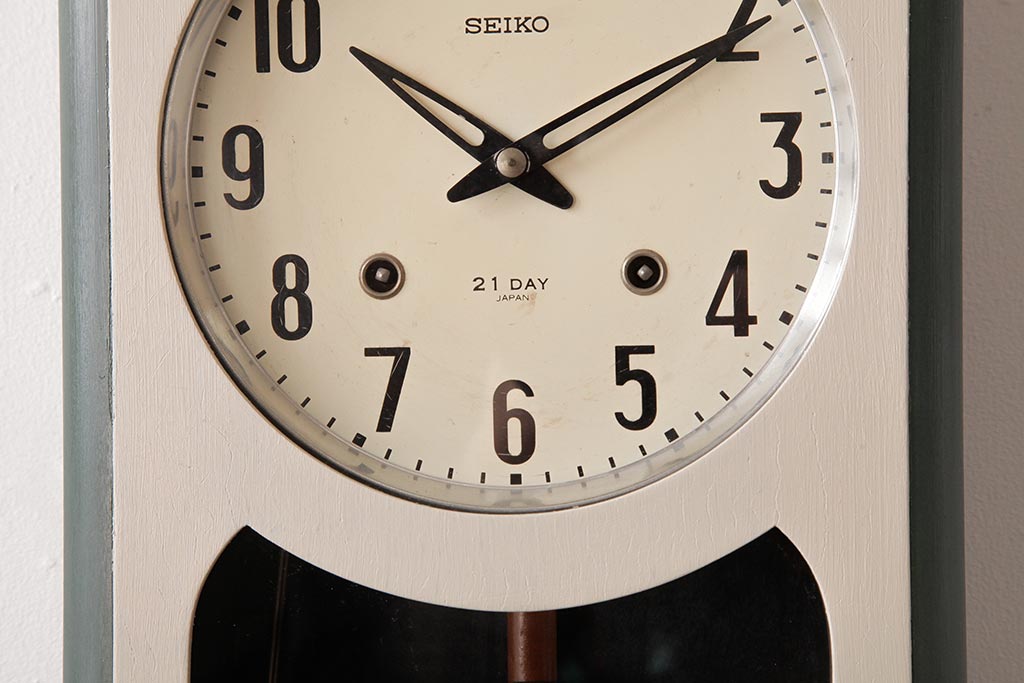 昭和レトロ雑貨　セイコー(SEIKO)　手巻き式　21DAY　レトロなツートンカラーのペイント柱時計(掛け時計、振り子時計)(R-037662)