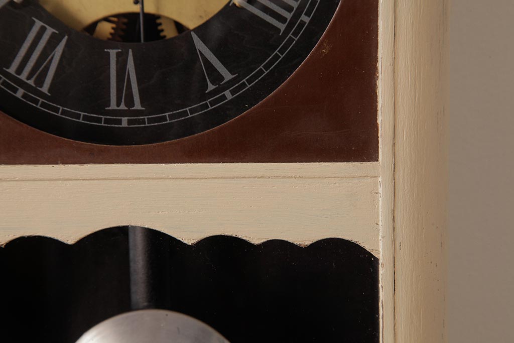 ビンテージ雑貨　ペイント　堀田時計店　N.H.T　スケルトン仕様のレトロシックなゼンマイ式柱時計(振り子時計、壁掛け時計)(R-037668)
