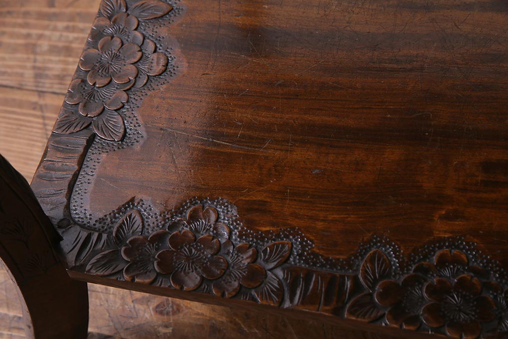 中古　伝統工芸　軽井沢彫り　優美な意匠が施された和モダンのサイドテーブル(飾り台)(R-037686)