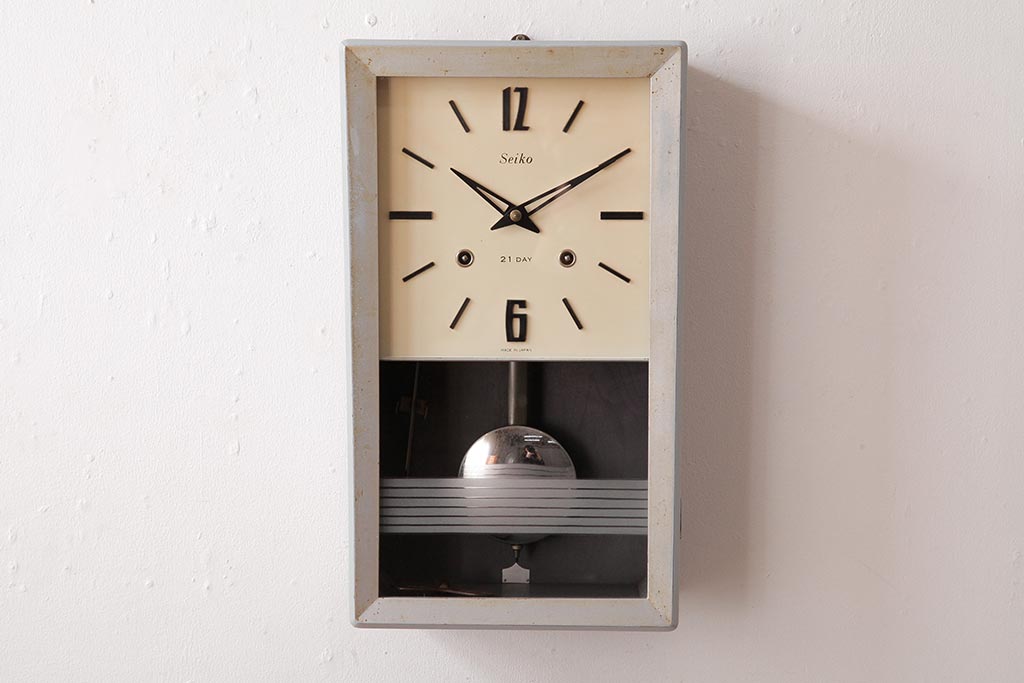 昭和レトロ雑貨　SEIKO(セイコー)　手巻き式　インダストリアルな掛け時計(柱時計、振り子時計、古時計)(R-037696)