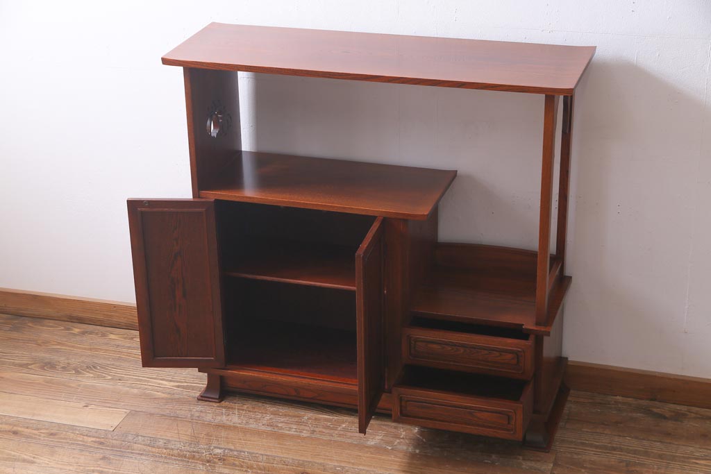 中古　国産　民芸家具　栓材　桐の透かしがアクセントのシンプルな茶棚(飾り棚、収納棚、桐箪笥、桐たんす)(R-037703)