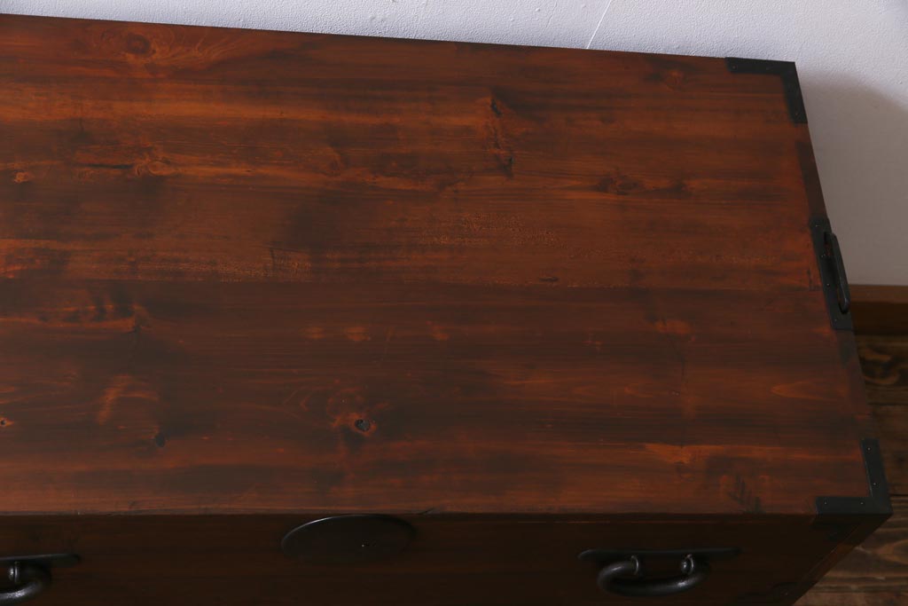 アンティーク家具　和製アンティーク　桐材・杉材　丸金具が目を引く重ね箪笥(衣装箪笥、和タンス、桐箪笥、桐たんす)(R-037706)