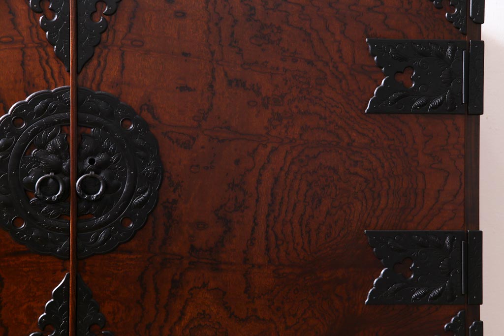 中古　岩谷堂箪笥　棚板リメイク　衣装盆付き　2WAYタンス(キャビネット、サイドボード、チェスト、収納棚)(R-037707)