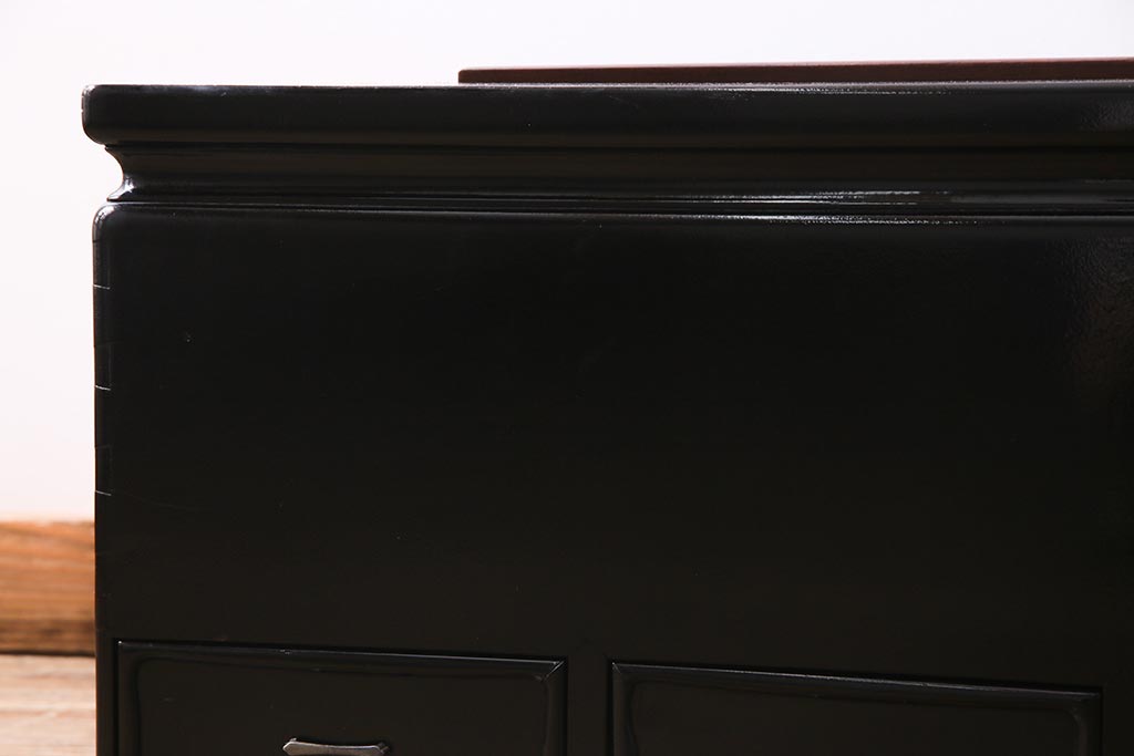 アンティーク雑貨　和製アンティーク　昭和初期　天板縞黒檀材・唐木材使用　つややかな黒塗りが高級感漂う長火鉢(手あぶり)(R-037739)