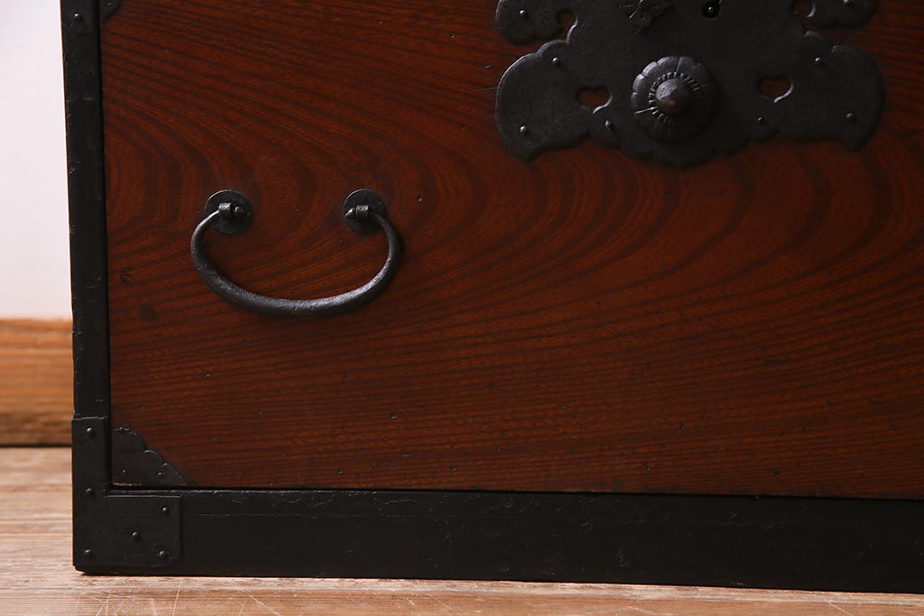 アンティーク家具　明治大正期　前面ケヤキ材　格式高い和の空間づくりが叶う庄内箪笥(重ね箪笥、衣装箪笥)(R-037750)