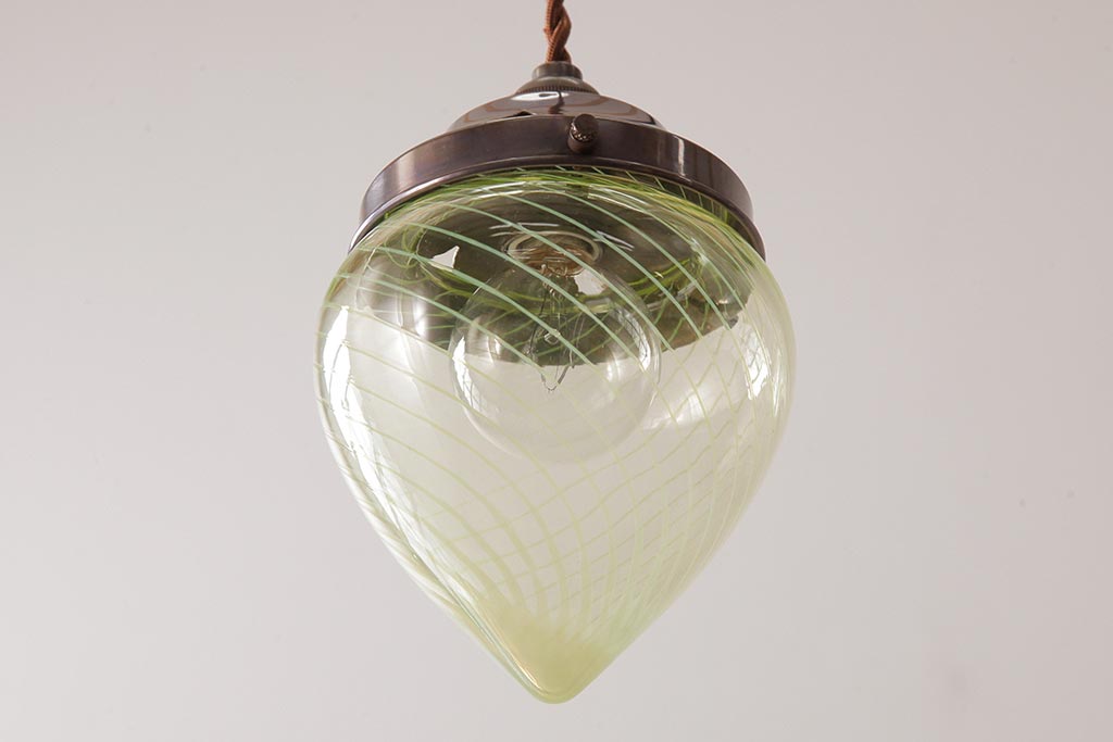 アンティーク照明　ウランガラス　淡いイエローが爽やかな印象のペンダントライト(吊り下げ照明)(R-037756)