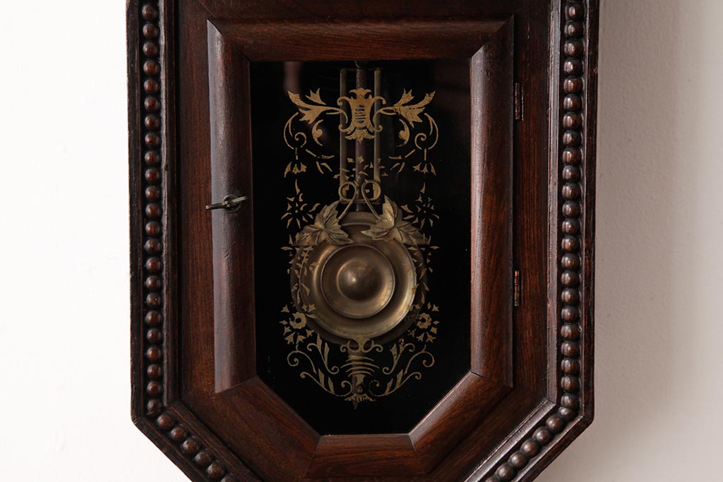 アンティーク雑貨　上品でレトロなデザインの八角掛け時計(柱時計、振り子時計)(R-037776)