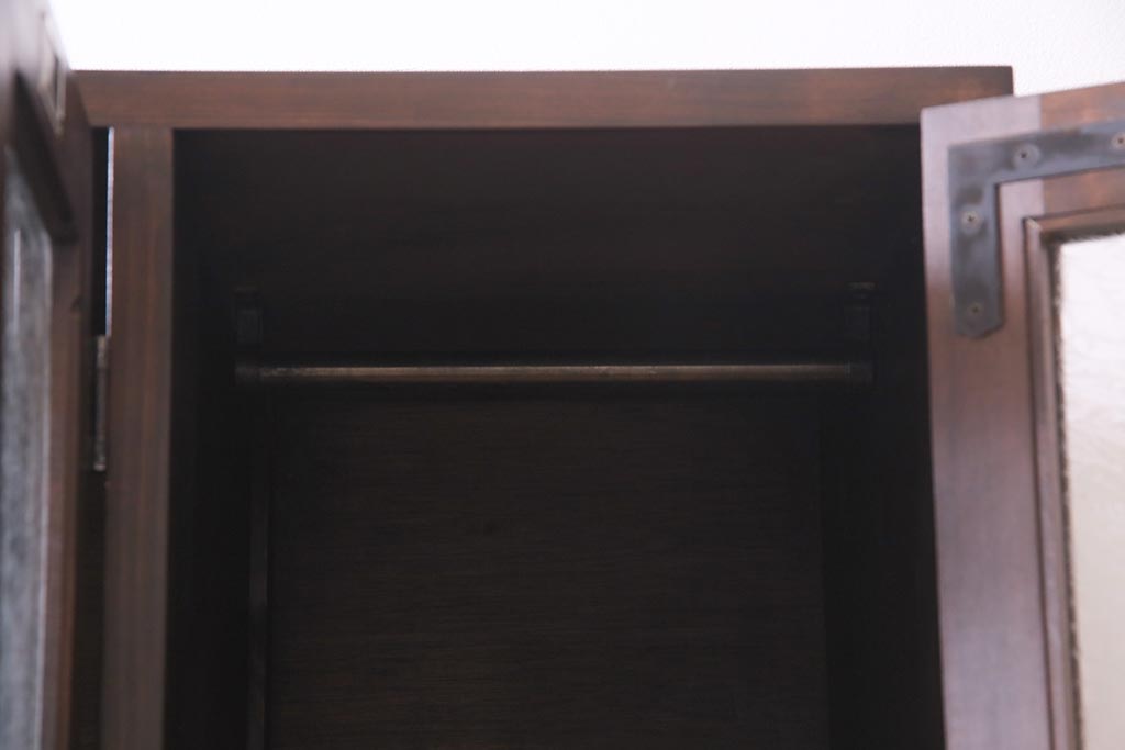 ラフジュ工房オリジナル　ヒノキ無垢材・ヒバ材　結霜ガラス入り　レトロな佇まいが魅力的な3人用ロッカー(ワードローブ)(R-037784)