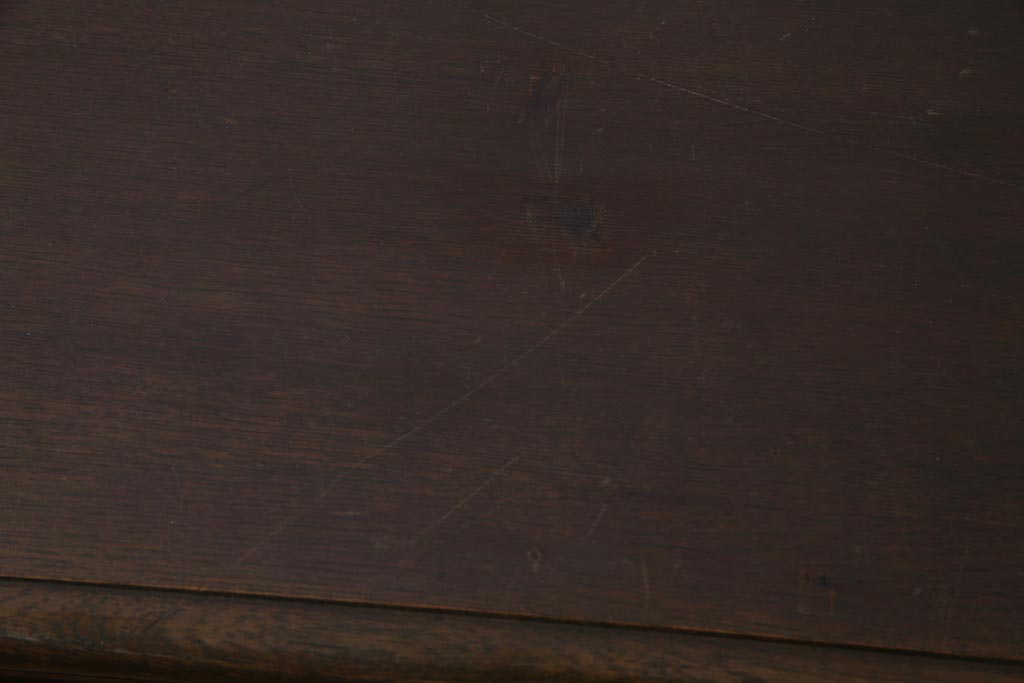 ビンテージ家具　神戸洋家具老舗たかねや製　オーク材　クラシカルな意匠がおしゃれなチェスト(引き出し、永田良介、ヴィンテージ)(R-037815)