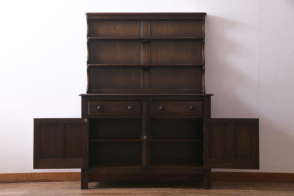 ヴィンテージ家具　イギリスビンテージ　ERCOL(アーコール)　Old Colonial(オールドコロニアル)　ニレ材　気品と風格が漂うカップボード(食器棚、飾り棚)(R-037854)