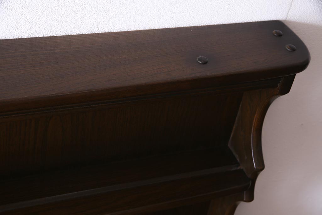 ヴィンテージ家具　イギリスビンテージ　ERCOL(アーコール)　Old Colonial(オールドコロニアル)　ニレ材　気品と風格が漂うカップボード(食器棚、飾り棚)(R-037854)