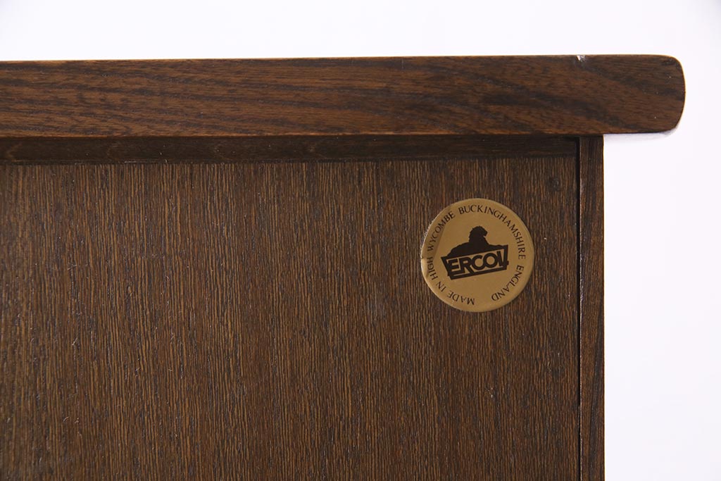 ヴィンテージ家具　イギリスビンテージ　ERCOL(アーコール)　Old Colonial(オールドコロニアル)　ニレ材　気品と風格が漂うカップボード(食器棚、飾り棚)(R-037854)