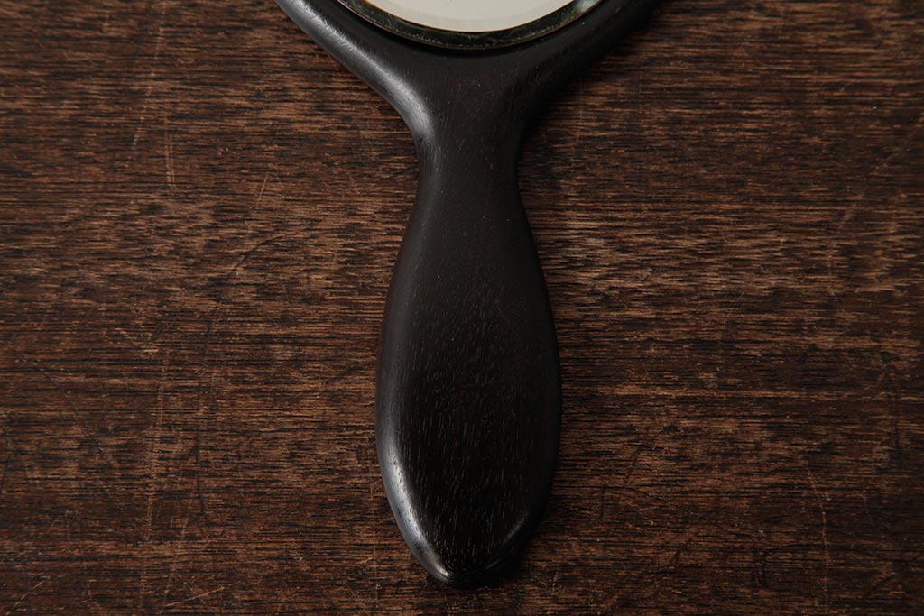アンティーク雑貨　昭和初期　黒檀材　上品な大人の雰囲気漂う手鏡(ハンドミラー)(R-037859)