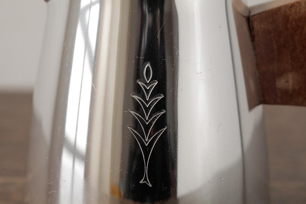 ヴィンテージ雑貨　イギリス製　SONA社　木製の取っ手が可愛らしいアルミティーセット(シュガーポット、ミルクポット、ビンテージ)(R-037867)