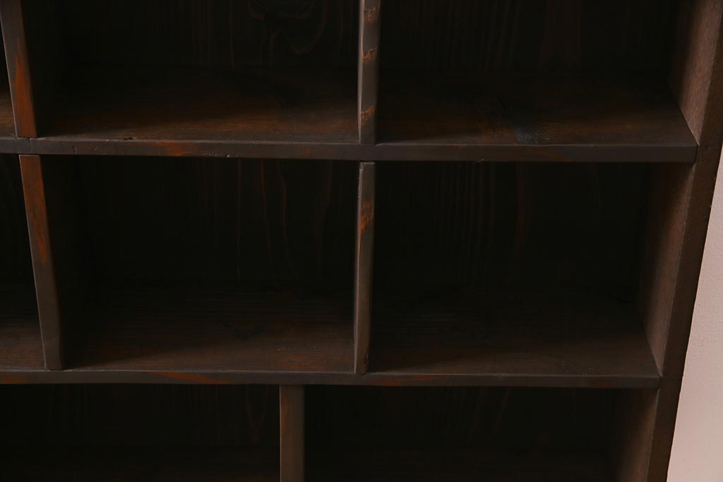 ラフジュ工房オリジナル　古材リメイク家具　スタイリッシュな収納が叶う壁掛けマス目棚(壁掛け収納棚、ウォールラック)(R-037871)