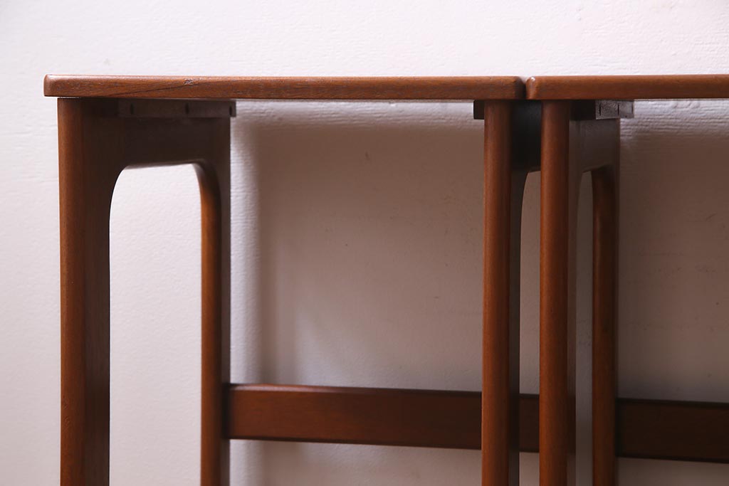 ヴィンテージ家具　北欧スタイル　 A.H McINTOSH(マッキントッシュ)　多機能なネストテーブル(エクステンションテーブル、サイドテーブル、ビンテージ)(R-037894)