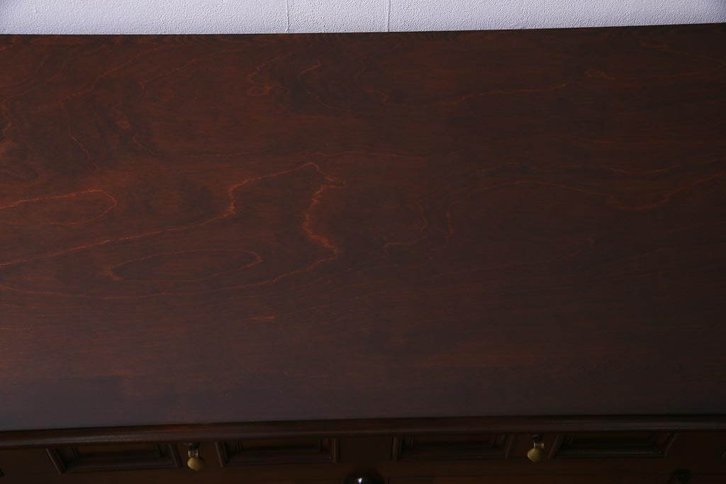 中古　松本民芸家具　特注品!　クラシカルな気品あふれるサイドボード(収納棚)(定価約85万円)(R-037900)