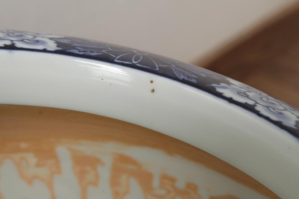 アンティーク雑貨　毬と細かな図柄がおしゃれな瀬戸火鉢(R-037925)
