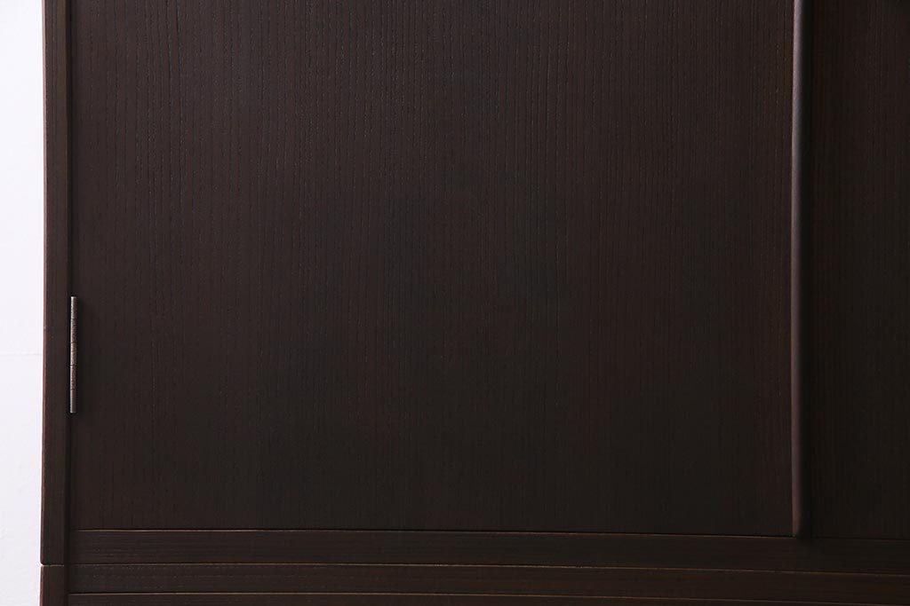 中古　国産　高級品　総桐材　桐紋様金具　しっとりとした佇まいが品のある重ね桐箪笥(和タンス、衣装箪笥、衣装盆付き、桐たんす)(R-037939)