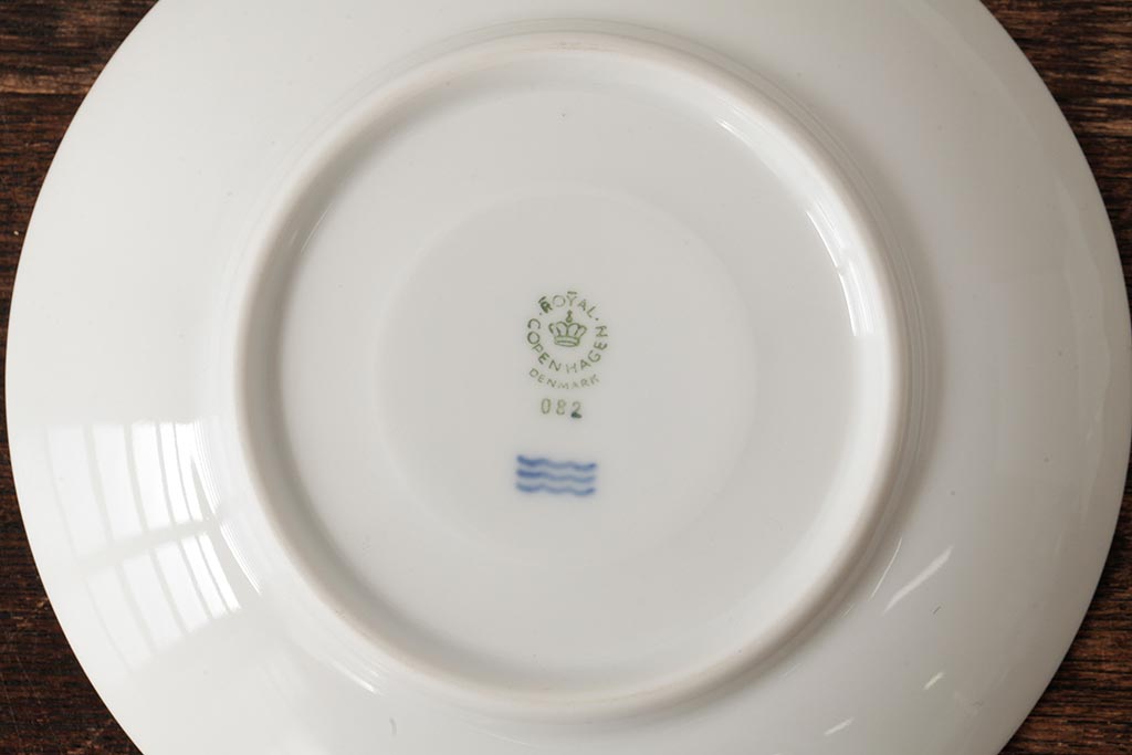 中古　ROYAL COPENHAGEN(ロイヤルコペンハーゲン)　ホワイトフルーテッド ハーフレース　ティーカップ&ソーサー4客セット(洋食器)(R-037960)