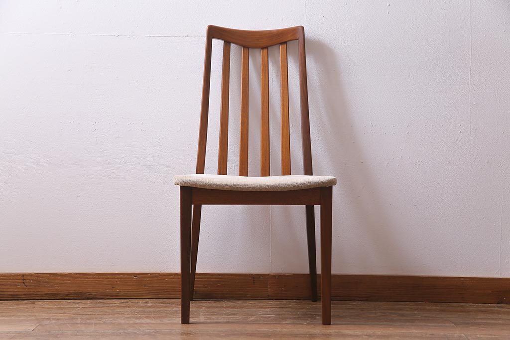 ヴィンテージ家具　北欧ビンテージ　G-PLAN(ジープラン)　チーク材の温もり溢れるダイニングチェア(椅子)(R-037969)