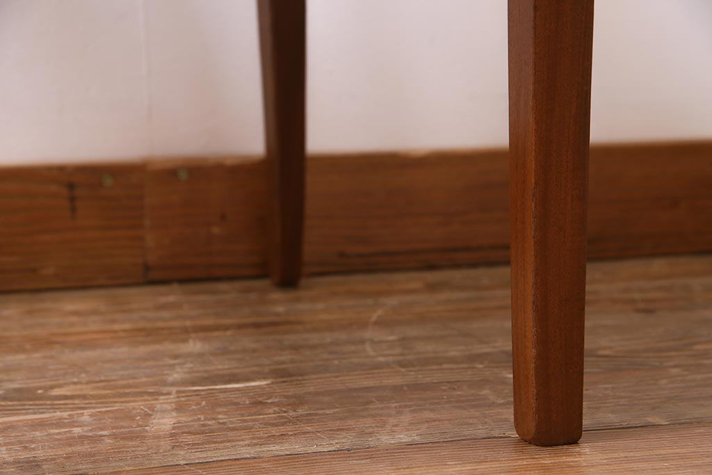 ヴィンテージ家具　北欧ビンテージ　G-PLAN(ジープラン)　チーク材の温もり溢れるダイニングチェア(椅子)(R-037971)
