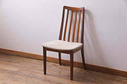 ヴィンテージ家具　北欧ビンテージ　G-PLAN(ジープラン)　チーク材の温もり溢れるダイニングチェア(椅子)(R-037972)