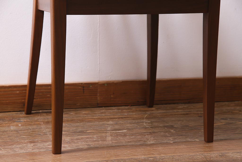 ヴィンテージ家具　G-PLAN(ジープラン)　あたたかな印象の北欧風ダイニングチェア(椅子、ビンテージ)(R-037974)