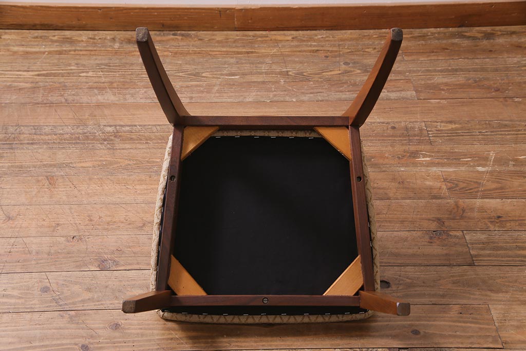 ヴィンテージ家具　G-PLAN(ジープラン)　あたたかな印象の北欧風ダイニングチェア(椅子、ビンテージ)(R-037974)