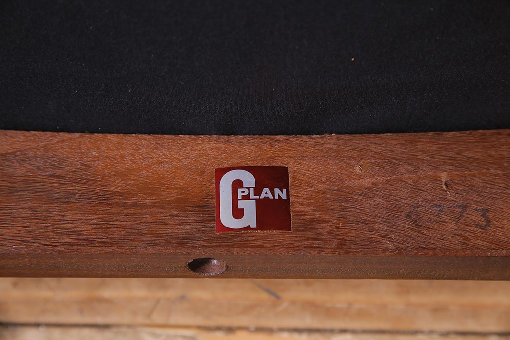 ヴィンテージ家具　G-PLAN(ジープラン)　スタイリッシュなフォルムが魅力的な北欧風ダイニングチェア(椅子、ビンテージ)(R-037975)