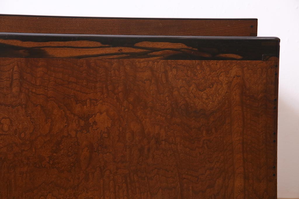 アンティーク雑貨　昭和初期　ケヤキ玉杢・黒柿　堂々とした和の雰囲気が趣きある江戸前長火鉢(手あぶり)(R-037983)