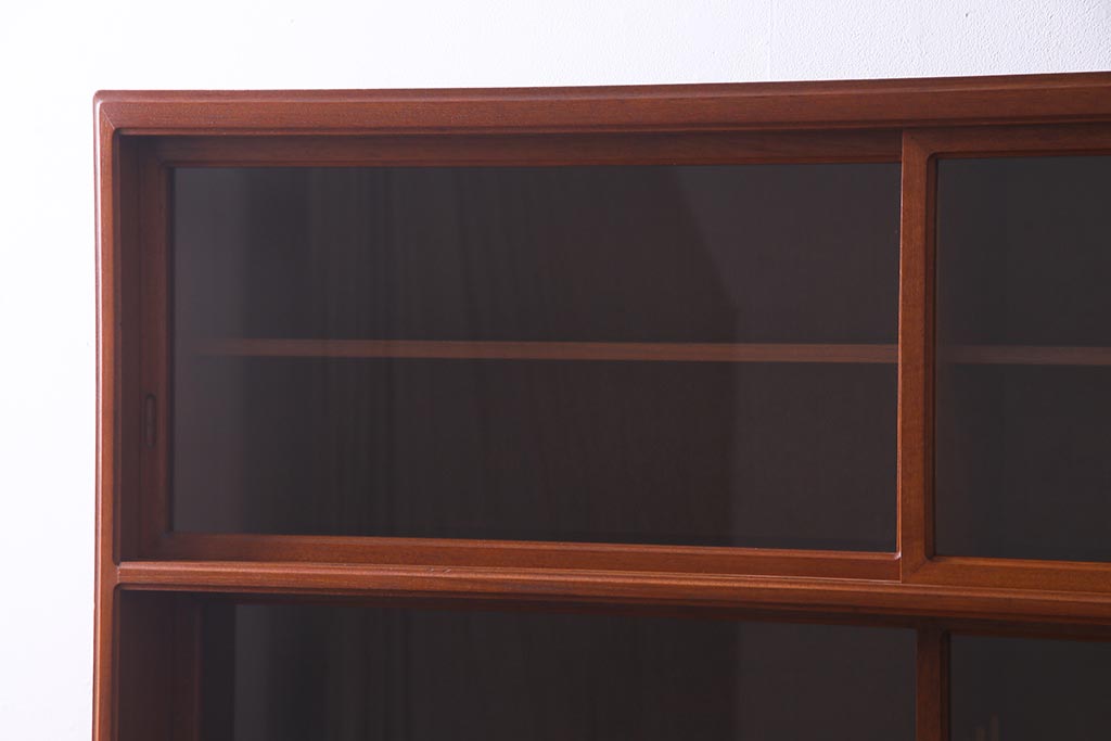 ビンテージ家具　ジャパンビンテージ　チーク材　シンプルモダンなキャビネット(収納棚、戸棚、飾り棚)(R-037987)