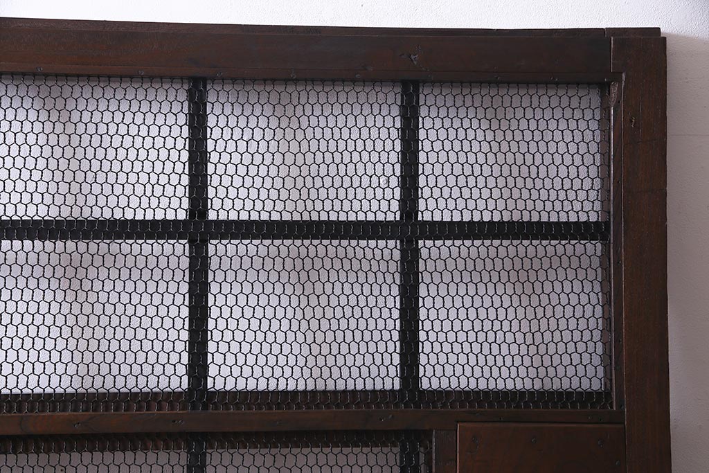 アンティーク建具 明治大正期 ヒノキ材 腰板ケヤキ材 亀甲金網