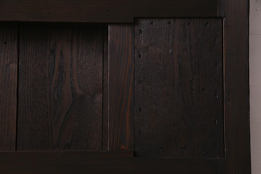 アンティーク建具　激レア　使い込まれた渋さが魅力的な鉄板付き蔵戸(鉄扉、引き戸、玄関戸)(R-037996)