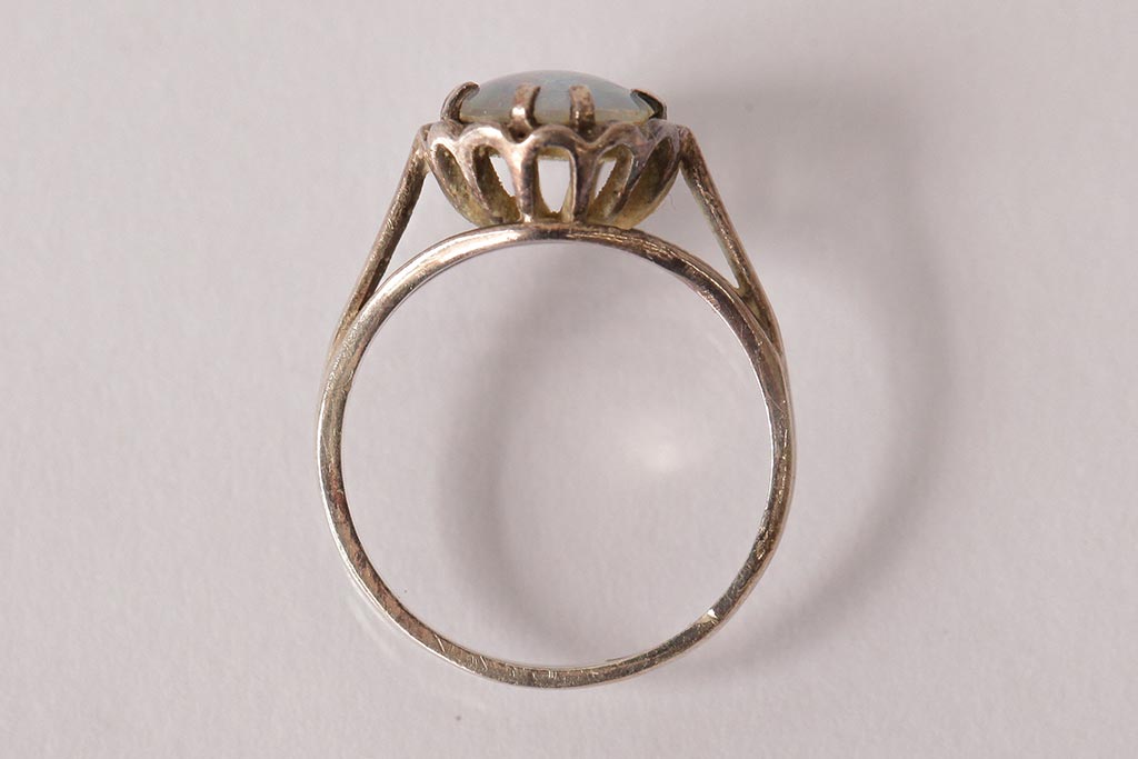 アンティーク雑貨　イギリスビンテージ　オパール　シルバーリング(指輪、アクセサリー)(R-038038)