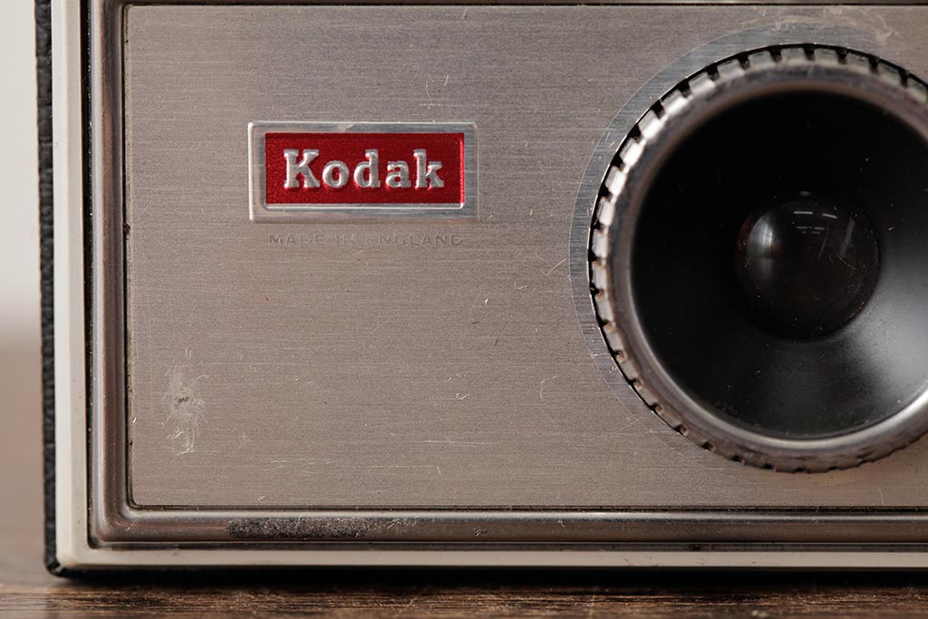 アンティーク雑貨　イギリスヴィンテージ　Kodak(コダック)　INSTAMATIC(インスタマチック)104　ケース付き　レトロで格好いいビンテージカメラ(R-038098)