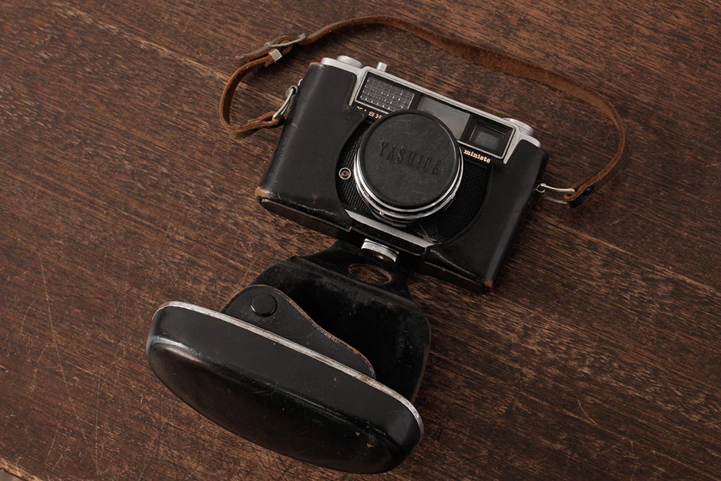 ビンテージ雑貨　YASHICA minister2(ヤシカ　ミニスター)　ヴィンテージカメラ(R-038105)